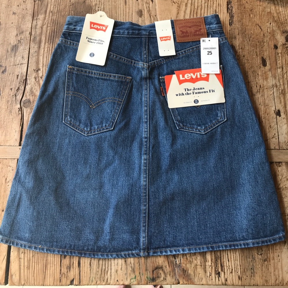 NEW Levi’s old school vintage inspired jean skirt